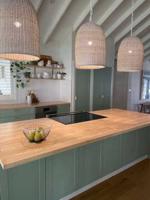 Kitchen bench 2